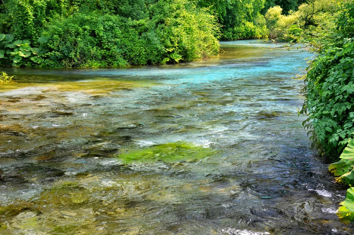 Blue Eye Spring (Tomasz Lisowski, Adventurous Travels)