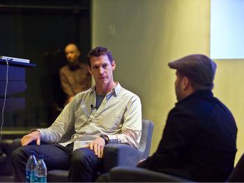 <a href="https://www.theepochtimes.com/assets/uploads/2015/07/11Hetherington_medium.jpg"><img src="https://www.theepochtimes.com/assets/uploads/2015/07/11Hetherington_medium.jpg" alt="Documentary filmmaker Tim Hetherington. (Aloysio Santos/The Epoch Times)" title="Documentary filmmaker Tim Hetherington. (Aloysio Santos/The Epoch Times)" width="320" class="size-medium wp-image-108226"/></a>