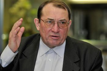 <a href="https://www.theepochtimes.com/assets/uploads/2015/07/CHERNOBYL-1-BVB_1623_medium.jpg"><img src="https://www.theepochtimes.com/assets/uploads/2015/07/CHERNOBYL-1-BVB_1623_medium.jpg" alt="Nikolai Vsisovich worked as a liquidator inside the Chernobyl nuclear power plant after the No. 4 reactor exploded 25 years ago. He is the last surviving work of 18 men.  (Andrey Volkov/The Epoch Times)" title="Nikolai Vsisovich worked as a liquidator inside the Chernobyl nuclear power plant after the No. 4 reactor exploded 25 years ago. He is the last surviving work of 18 men.  (Andrey Volkov/The Epoch Times)" width="320" class="size-medium wp-image-123705"/></a>