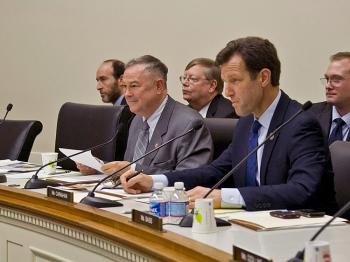 <a href="https://www.theepochtimes.com/assets/uploads/2015/07/DanaRohrabacher2_medium.jpg"><img src="https://www.theepochtimes.com/assets/uploads/2015/07/DanaRohrabacher2_medium.jpg" alt="PROBING: Subcommittee on Oversight and Investigations chairman, Mr. Dana Rohrabacher (R-Calif.) (left) and ranking member Mr. Russ Carnahan (D-Mich.) ask questions of witnesses during a subcommittee hearing at the Rayburn Building in Washington on April 5. (Andrea Hayley/The Epoch Times)" title="PROBING: Subcommittee on Oversight and Investigations chairman, Mr. Dana Rohrabacher (R-Calif.) (left) and ranking member Mr. Russ Carnahan (D-Mich.) ask questions of witnesses during a subcommittee hearing at the Rayburn Building in Washington on April 5. (Andrea Hayley/The Epoch Times)" width="320" class="size-medium wp-image-123688"/></a>