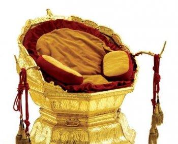 <a href="https://www.theepochtimes.com/assets/uploads/2015/07/GoldenThroneofRanjitSingh_medium.jpg"><img src="https://www.theepochtimes.com/assets/uploads/2015/07/GoldenThroneofRanjitSingh_medium.jpg" alt="Golden Throne of Ranjit Singh (Victoria and Albert Museum, London)" title="Golden Throne of Ranjit Singh (Victoria and Albert Museum, London)" width="320" class="size-medium wp-image-122511"/></a>