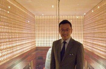 <a href="https://www.theepochtimes.com/assets/uploads/2015/07/HiroNishida_01_medium.jpg"><img src="https://www.theepochtimes.com/assets/uploads/2015/07/HiroNishida_01_medium.jpg" alt="In the hall of 5,000 interlocking porcelain bowls. Megu's interior is a study in aesthetics. (The Epoch Times)" title="In the hall of 5,000 interlocking porcelain bowls. Megu's interior is a study in aesthetics. (The Epoch Times)" width="320" class="size-medium wp-image-94009"/></a>