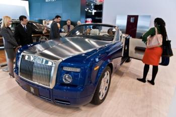 <a href="https://www.theepochtimes.com/assets/uploads/2015/07/NY_Intl_Auto_Show_Print-51_medium.jpg"><img class="size-medium wp-image-65225" title="2011 Rolls Royce Phantom (Aloysio Santos/The Epoch Times)" src="https://www.theepochtimes.com/assets/uploads/2015/07/NY_Intl_Auto_Show_Print-51_medium.jpg" alt="2011 Rolls Royce Phantom (Aloysio Santos/The Epoch Times)" width="300"/></a>