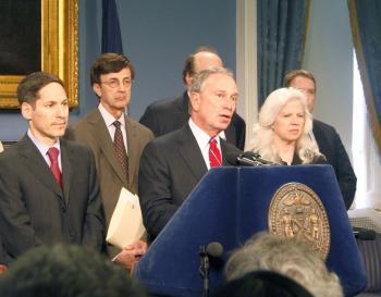 <a href="https://www.theepochtimes.com/assets/uploads/2015/07/flu_medium.jpg"><img src="https://www.theepochtimes.com/assets/uploads/2015/07/flu_medium.jpg" alt="Mayor Mike Bloomberg, Thomas Frieden, Commissioner of Health and Mental Hygiene (far left), Joseph F. Bruno, Commissioner of the NYC Office of Emergency Management (left), and NYC Deputy Mayor for Health and Human Services Linda Gibbs (right) stand at a press conference on April 27 about the swine flu cases in New York City. Mayor Bloomberg stressed that patients in New York City were recovering. (Tracy Zhu/The Epoch Times)" title="Mayor Mike Bloomberg, Thomas Frieden, Commissioner of Health and Mental Hygiene (far left), Joseph F. Bruno, Commissioner of the NYC Office of Emergency Management (left), and NYC Deputy Mayor for Health and Human Services Linda Gibbs (right) stand at a press conference on April 27 about the swine flu cases in New York City. Mayor Bloomberg stressed that patients in New York City were recovering. (Tracy Zhu/The Epoch Times)" width="320" class="size-medium wp-image-85200"/></a>