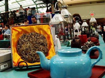 <a href="https://www.theepochtimes.com/assets/uploads/2015/07/teatimelead_medium.jpg"><img src="https://www.theepochtimes.com/assets/uploads/2015/07/teatimelead_medium.jpg" alt="RAW TEA: Silk Road's exhibit of tea and tea paraphernalia. (Sara Hembree/The Epoch Times)" title="RAW TEA: Silk Road's exhibit of tea and tea paraphernalia. (Sara Hembree/The Epoch Times)" width="320" class="size-medium wp-image-138082"/></a>