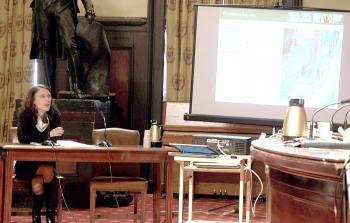 <a href="https://www.theepochtimes.com/assets/uploads/2015/07/tree_medium.jpg"><img src="https://www.theepochtimes.com/assets/uploads/2015/07/tree_medium.jpg" alt="With reference to paper, the remark 'no wood used' is misleading. It does not mean that no trees were cut down to make the product. The paper pulp was still produced from wood that does not contain any rough wood substance. (Rainer Sturm/pixelio.de)" title="With reference to paper, the remark 'no wood used' is misleading. It does not mean that no trees were cut down to make the product. The paper pulp was still produced from wood that does not contain any rough wood substance. (Rainer Sturm/pixelio.de)" width="300" class="size-medium wp-image-64781"/></a>