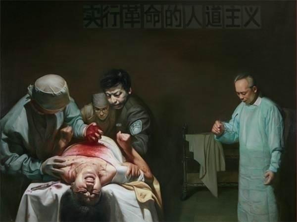 The painting shows Chinese police and doctors harvesting the organs of a living Falun Gong practitioner to sell for a profit. Investigators believe thousands of Falun Gong adherents may have had their organs harvested by Chinese authorities. (Minghui.org)