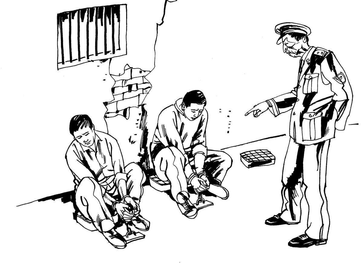 Falun Gong practitioners are forced to sit on small squares for long hours. Although appearing relatively harmless, the small squares cut into the practitioners' flesh after they sit on them for many hours and cause their buttocks to bleed and fester. (Minghui.org)