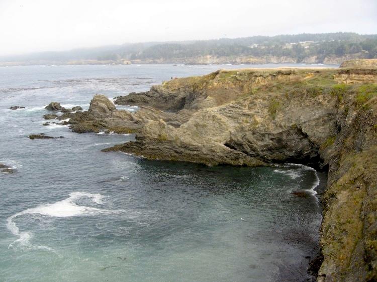 <a><img class="size-full wp-image-1775441" src="https://www.theepochtimes.com/assets/uploads/2015/09/008-2.jpg" alt="ocean shapes the shore." width="750" height="562"/></a>