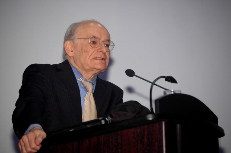 <a><img class="size-medium wp-image-1784909" title="David Matas" src="https://www.theepochtimes.com/assets/uploads/2015/09/01-Matas.jpg" alt="" width="350" height="247"/></a>