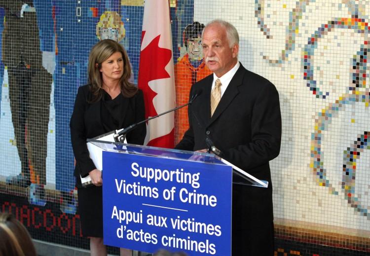 <a><img class=" wp-image-1773881" title="06062012_MPAmbrose_HTP2" src="https://www.theepochtimes.com/assets/uploads/2015/09/06062012_MPAmbrose_HTP2.jpg" alt="" width="595" height="411"/></a>