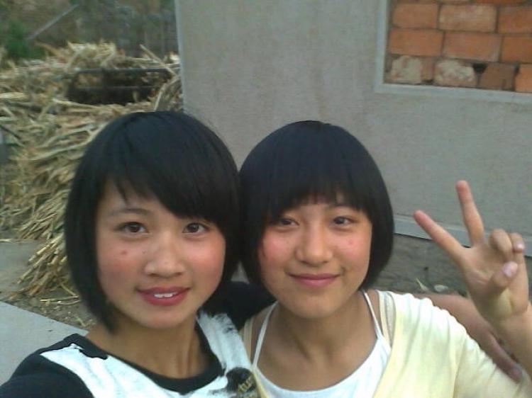 <a><img src="https://www.theepochtimes.com/assets/uploads/2015/09/1009211013041757.jpg" alt="Two 14-year-old girls, Zhao Shanshan and Sun Qingqing, (right) went missing on their way to school on May 12, and were found the next day in a rental apartment occupied by young men. (Photo provided by a family member)" title="Two 14-year-old girls, Zhao Shanshan and Sun Qingqing, (right) went missing on their way to school on May 12, and were found the next day in a rental apartment occupied by young men. (Photo provided by a family member)" width="320" class="size-medium wp-image-1814361"/></a>