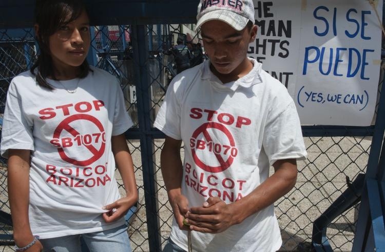 <a><img src="https://www.theepochtimes.com/assets/uploads/2015/09/103140221.jpg" alt="Mexican citizens protest in front of the U.S. embassy in Mexico City against Arizona's new immigration law (SB 1070), on July 28. (Omar torres/Getty Images)" title="Mexican citizens protest in front of the U.S. embassy in Mexico City against Arizona's new immigration law (SB 1070), on July 28. (Omar torres/Getty Images)" width="320" class="size-medium wp-image-1816899"/></a>