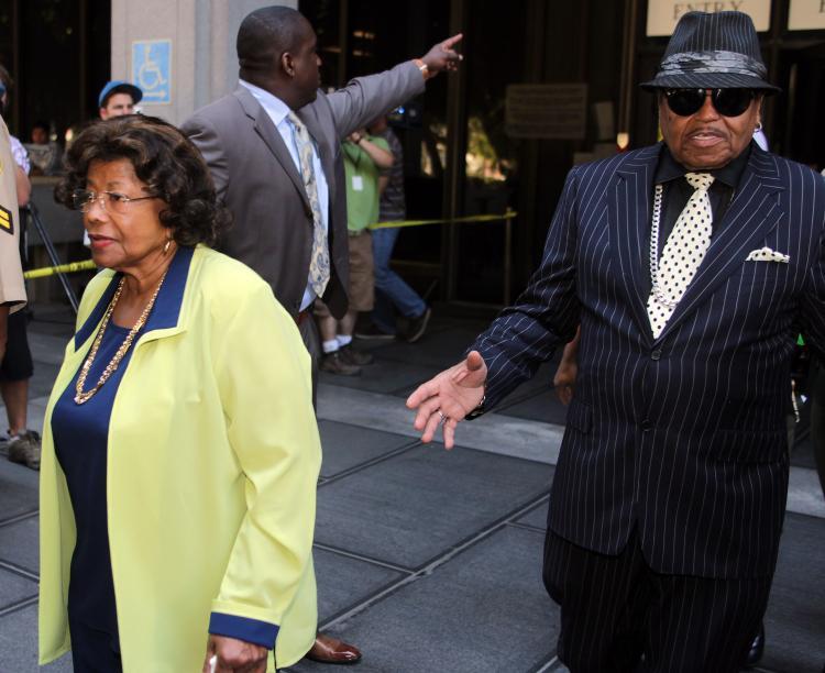<a><img src="https://www.theepochtimes.com/assets/uploads/2015/09/103553660.jpg" alt="Katherine Jackson (L) and Joe Jackson leave the preliminary hearing for Dr. Conrad Murray at the Los Angeles courthouse on Aug. 23. Now the family is sueing event organisers AEG live for negligence. (Frederick M. Brown/Getty Images)" title="Katherine Jackson (L) and Joe Jackson leave the preliminary hearing for Dr. Conrad Murray at the Los Angeles courthouse on Aug. 23. Now the family is sueing event organisers AEG live for negligence. (Frederick M. Brown/Getty Images)" width="320" class="size-medium wp-image-1814640"/></a>
