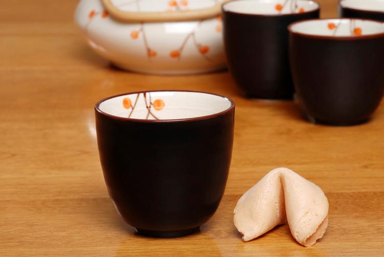 <a><img class="wp-image-1771952" src="https://www.theepochtimes.com/assets/uploads/2015/09/104431230.jpg" alt="asian tea with fortune cookie" width="328"/></a>