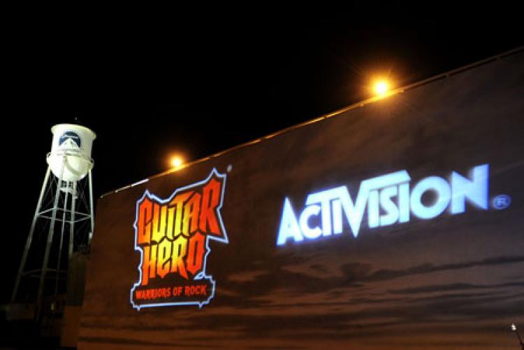 <a><img src="https://www.theepochtimes.com/assets/uploads/2015/09/104499474.jpg" alt="A general view of atmosphere at the 'Guitar Hero: Warriors Of Rock' launch at Paramount Studios on September 27, 2010 in Hollywood, California. (Jason Merritt/Getty Images )" title="A general view of atmosphere at the 'Guitar Hero: Warriors Of Rock' launch at Paramount Studios on September 27, 2010 in Hollywood, California. (Jason Merritt/Getty Images )" width="320" class="size-medium wp-image-1808514"/></a>