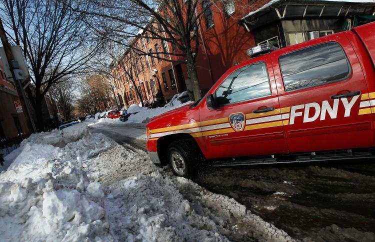 <a><img class="size-large wp-image-1789354" title="Frustrations Rise In New York In Aftermath Of Major Blizzard" src="https://www.theepochtimes.com/assets/uploads/2015/09/107810001.jpg" alt="" width="590" height="381"/></a>