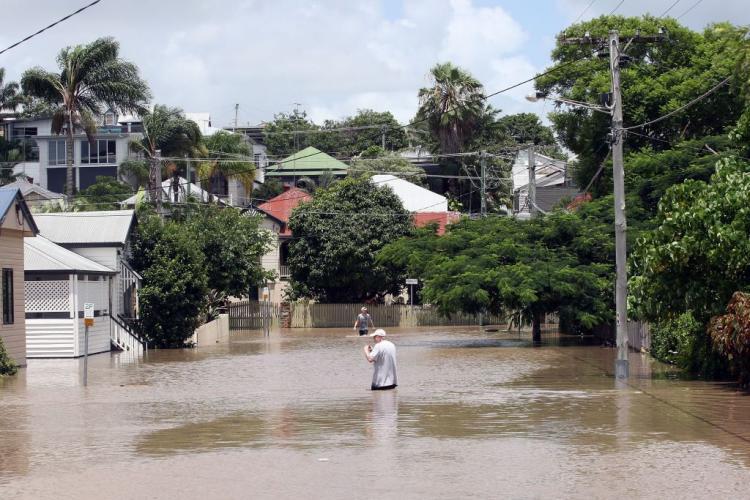<a><img src="https://www.theepochtimes.com/assets/uploads/2015/09/107998409.jpg" alt="Residents brave the flood waters on January 12, 2011 in Brisbane. The heavy downpour brought by the La Nina weather cycle broke rainfall records throughout Australia. Meteorologists say with changing conditions, La Nina is finally coming to an end this.  (Bradley Kanaris/Getty Images)" title="Residents brave the flood waters on January 12, 2011 in Brisbane. The heavy downpour brought by the La Nina weather cycle broke rainfall records throughout Australia. Meteorologists say with changing conditions, La Nina is finally coming to an end this.  (Bradley Kanaris/Getty Images)" width="320" class="size-medium wp-image-1804009"/></a>