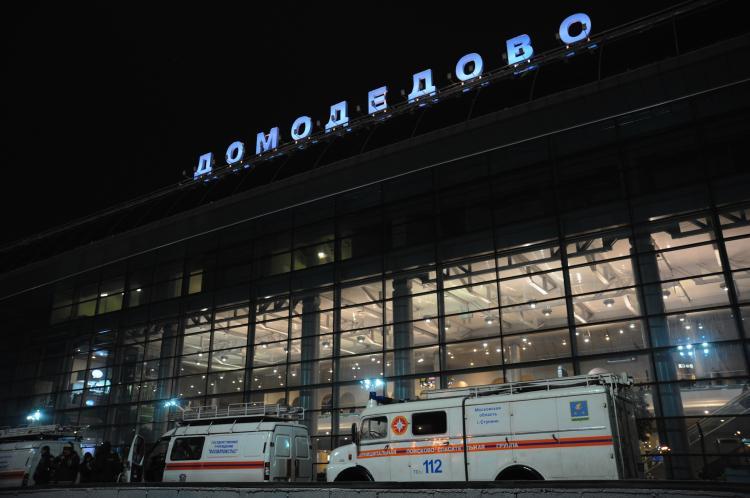 <a><img src="https://www.theepochtimes.com/assets/uploads/2015/09/108291042.jpg" alt="Vans of the Russian Emergencies Ministry wait outside Moscow's Domodedovo international airport on January 24, 2011, shortly after an explosion. A suspected suicide bombing on January 24 killed at least 35 people and wounded over 100 at the airport in an attack described by investigators as an act of terror. (Andrey Smirnov/Getty Images )" title="Vans of the Russian Emergencies Ministry wait outside Moscow's Domodedovo international airport on January 24, 2011, shortly after an explosion. A suspected suicide bombing on January 24 killed at least 35 people and wounded over 100 at the airport in an attack described by investigators as an act of terror. (Andrey Smirnov/Getty Images )" width="320" class="size-medium wp-image-1809291"/></a>