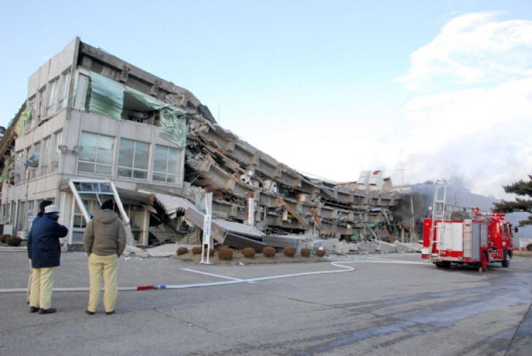 <a><img src="https://www.theepochtimes.com/assets/uploads/2015/09/109950167.jpg" alt="A factory building has collapsed in Sukagawa city, Fukushima prefecture, in northern Japan on March 11, 2011. (Fukushima Minpo/AFP/Getty Images)" title="A factory building has collapsed in Sukagawa city, Fukushima prefecture, in northern Japan on March 11, 2011. (Fukushima Minpo/AFP/Getty Images)" width="320" class="size-medium wp-image-1806905"/></a>