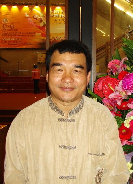 <a><img class="size-large wp-image-1789625" title="111" src="https://www.theepochtimes.com/assets/uploads/2015/09/111.jpg" alt="" width="297" height="413"/></a>