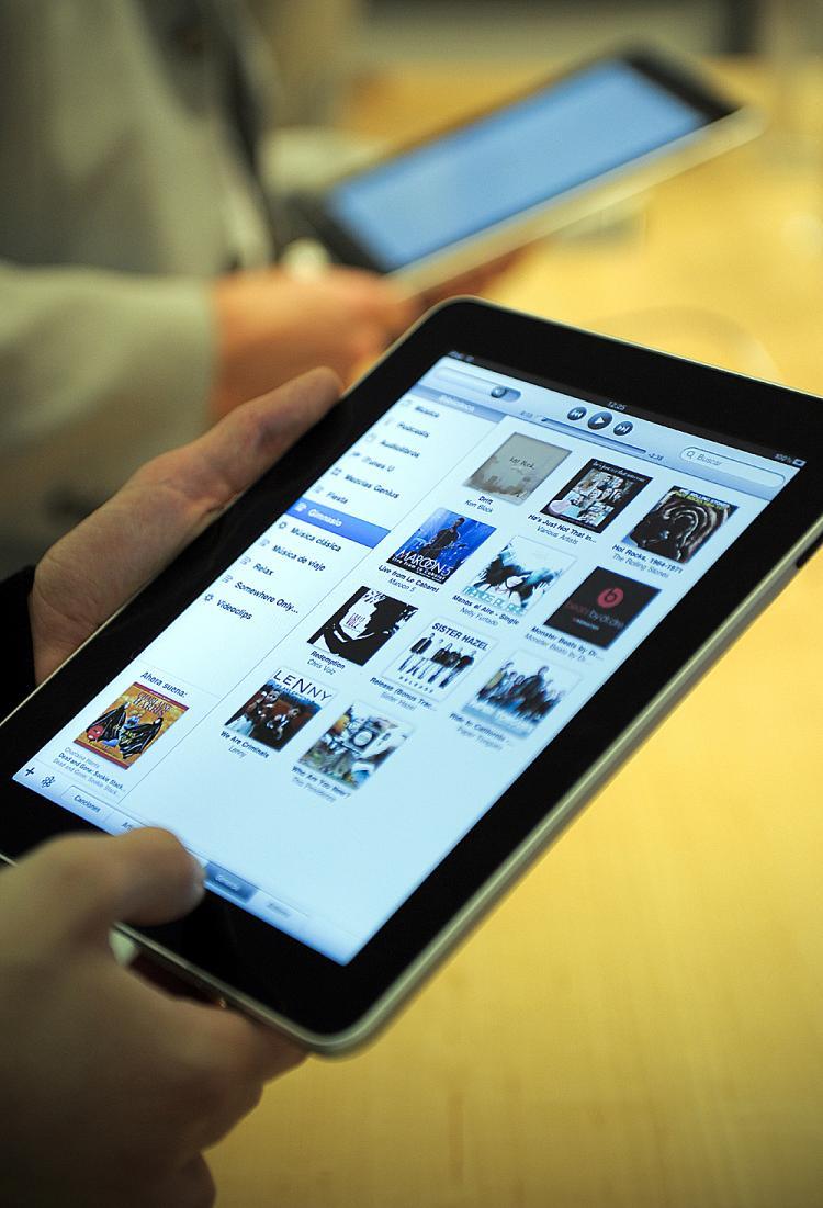 <a><img src="https://www.theepochtimes.com/assets/uploads/2015/09/111pqd101238163.jpg" alt="Malaysia Airlines are setting up new ticketing iPad kiosks to make traveling simpler and more convenient. Customers will now be able to book a flight, choose preferred seat, check flight arrival and departure schedules, and lot more with the iPad kiosks.(Josep Lago/AFP/Getty Images)" title="Malaysia Airlines are setting up new ticketing iPad kiosks to make traveling simpler and more convenient. Customers will now be able to book a flight, choose preferred seat, check flight arrival and departure schedules, and lot more with the iPad kiosks.(Josep Lago/AFP/Getty Images)" width="320" class="size-medium wp-image-1817791"/></a>