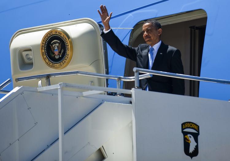 <a><img src="https://www.theepochtimes.com/assets/uploads/2015/09/113815816.jpg" alt="President Obama waves as he walks off Air Force One at Fort Campbell, Kentucky, May 6. On Wednesday due to bad weather, Air Force One made an aborted landing attempt with Obama aboard at the Bradley International Airport in Connecticut. (Jim Watson/Getty Images )" title="President Obama waves as he walks off Air Force One at Fort Campbell, Kentucky, May 6. On Wednesday due to bad weather, Air Force One made an aborted landing attempt with Obama aboard at the Bradley International Airport in Connecticut. (Jim Watson/Getty Images )" width="320" class="size-medium wp-image-1803900"/></a>