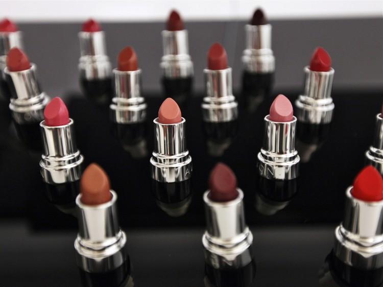 <a><img class="size-full wp-image-1789659" title="Avon124949628" src="https://www.theepochtimes.com/assets/uploads/2015/09/124949628.jpg" alt="Avon lipstick products are displayed" width="288" height="216"/></a>