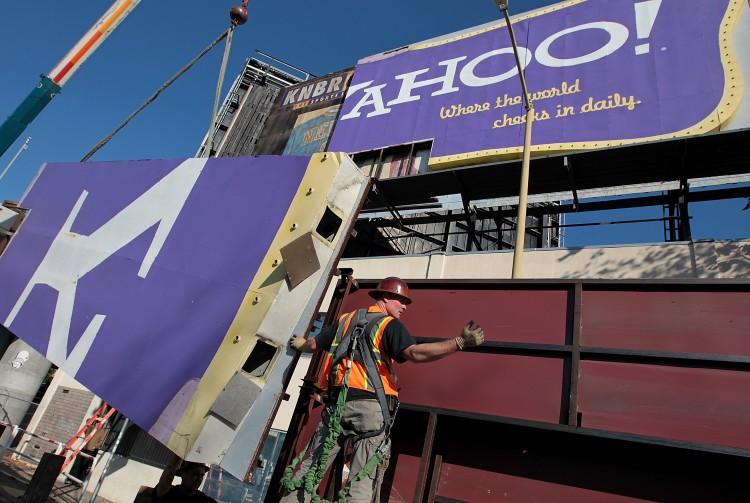 <a><img class="size-large wp-image-1794158" title="San Francisco Landmark Yahoo Billboard Comes Down" src="https://www.theepochtimes.com/assets/uploads/2015/09/136053035.jpg" alt="" width="590" height="395"/></a>