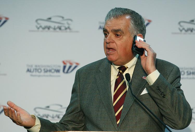 <a><img class="size-full wp-image-1786453" title="Transportation Secretary Ray LaHood " src="https://www.theepochtimes.com/assets/uploads/2015/09/137772902_LaHood.jpg" alt="Transportation Secretary Ray LaHood " width="750" height="507"/></a>