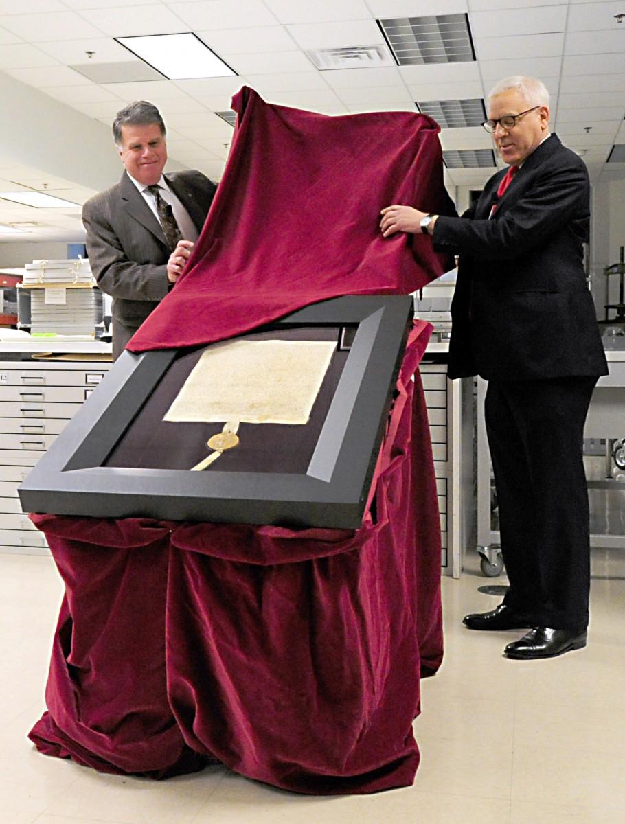 <a><img class="size-medium wp-image-1792141" title="TO GO WITH AFP STORY BY FABIENNE FAURPh" src="https://www.theepochtimes.com/assets/uploads/2015/09/138086440_Magna_Carta.jpg" alt="" width="265" height="350"/></a>