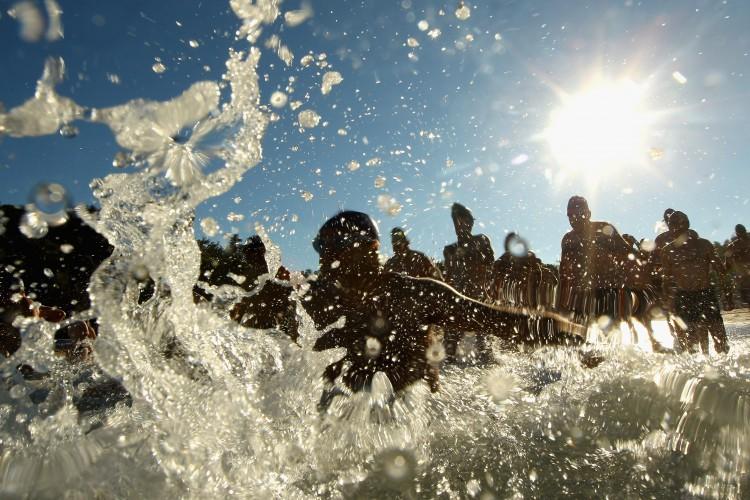 <a><img class="size-large wp-image-1786773" title="People enjoying the good weather possibilities at a beach pictured on February 5, 2012 in Sydney, Australia." src="https://www.theepochtimes.com/assets/uploads/2015/09/138273145.jpg" alt="People enjoying the good weather possibilities at a beach picturds on February 5, 2012 in Sydney, Australia." width="590" height="393"/></a>