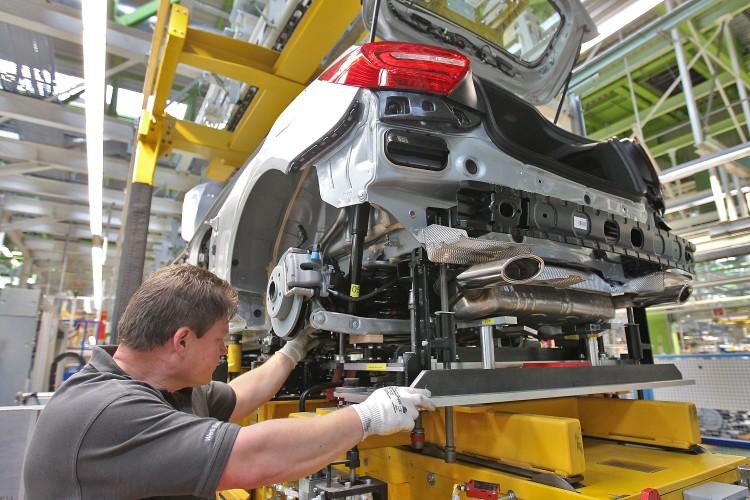 <a><img class="size-large wp-image-1783426" title="Mercedes-Benz Launches New A-Class Production" src="https://www.theepochtimes.com/assets/uploads/2015/09/148416549.jpg" alt="" width="590" height="393"/></a>