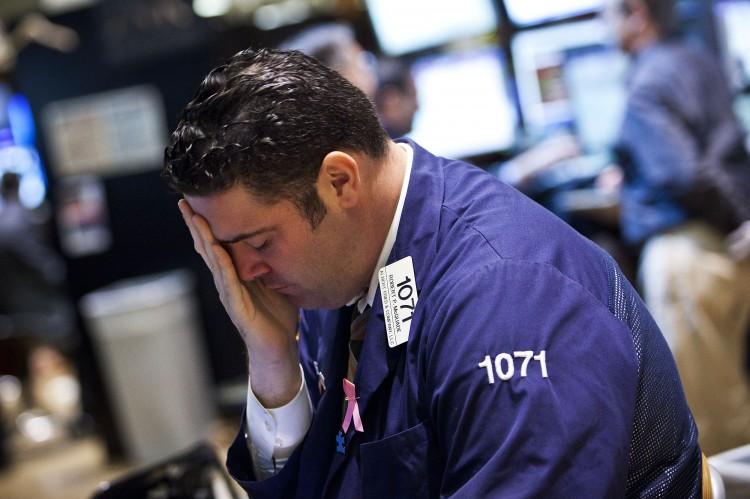 <a><img class="size-medium wp-image-1784443" title="Dow Plunges Sharply On Fears Of Spain Bailout" src="https://www.theepochtimes.com/assets/uploads/2015/09/149135619.jpg" alt="" width="350" height="233"/></a>