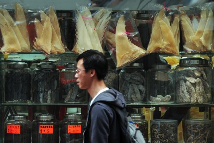 <a><img class="size-large wp-image-1782363" title="HONG KONG-ENVIRONMENT-SPECIES-SHARK-COMPANY-CATHAY-FILES" src="https://www.theepochtimes.com/assets/uploads/2015/09/1512501281.jpg" alt="Hong Kong. Cathay Pacific " width="590" height="393"/></a>