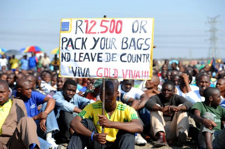 <a><img class="size-large wp-image-1774827" title="SAFRICA-MINING-LABOR-STRIKE" src="https://www.theepochtimes.com/assets/uploads/2015/09/151976258.jpg" alt="" width="590" height="442"/></a>