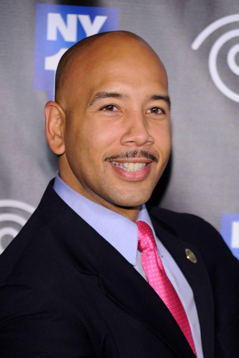 <a><img class="size-large wp-image-1770375" src="https://www.theepochtimes.com/assets/uploads/2015/09/153958663.jpg" alt="" width="393" height="590"/></a>