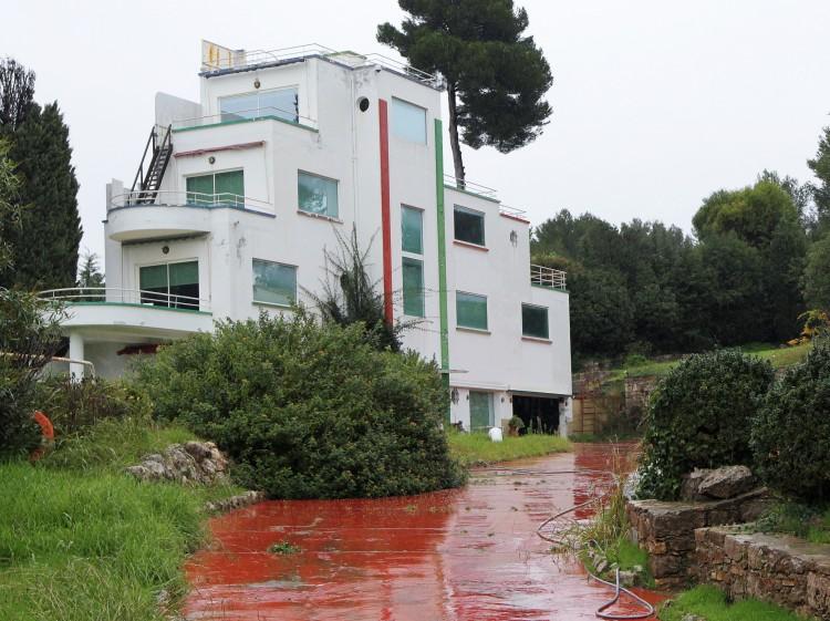 <a><img class="size-large wp-image-1769162" title="FRANCE-DENMARK-JUSTICE-MUSIC-TRENET" src="https://www.theepochtimes.com/assets/uploads/2015/09/157231169.jpg" alt="Charles Trenet Residence" width="590" height="442"/></a>