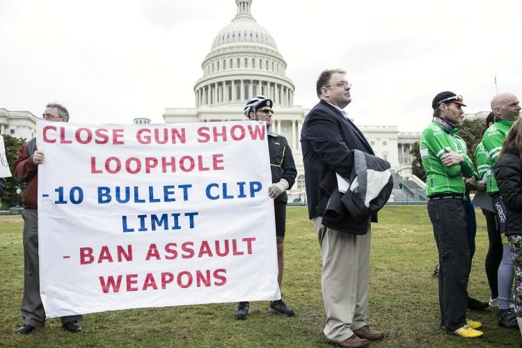 <a><img class="size-medium wp-image-1768729" title="Connecticut Lawmakers Welcome The Arrival Of Sandy Hook Ride Cyclists" src="https://www.theepochtimes.com/assets/uploads/2015/09/163570239.jpg" alt="" width="350" height="233"/></a>