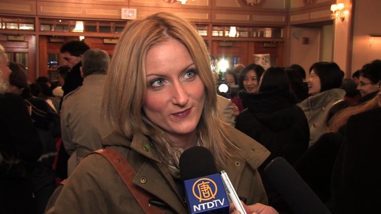 <a><img src="https://www.theepochtimes.com/assets/uploads/2015/09/20081220-Phil-SM-BonnieCooper-painter-NTD.jpg" alt="'I wish them well on the rest of their tour,' said the painter Ms. Cooper.  (Patrick Muller / NTD)" title="'I wish them well on the rest of their tour,' said the painter Ms. Cooper.  (Patrick Muller / NTD)" width="320" class="size-medium wp-image-1832245"/></a>