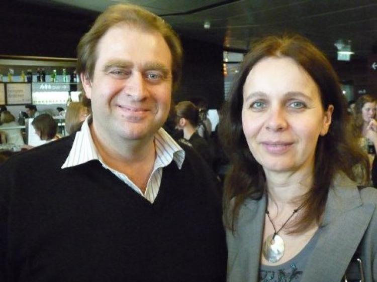 <a><img src="https://www.theepochtimes.com/assets/uploads/2015/09/2009-04-06-xxl--20090405_Wien_01_Nina_Hamrle_Firmeninhaber_Franjie.2_Foto_Alexander_Hamrle.jpg" alt="Business owner Mr. Franye and his wife in Vienna (Alexander Hamrle/The Epoch Times)" title="Business owner Mr. Franye and his wife in Vienna (Alexander Hamrle/The Epoch Times)" width="320" class="size-medium wp-image-1828966"/></a>