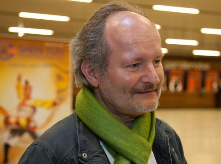 <a><img src="https://www.theepochtimes.com/assets/uploads/2015/09/2009-04-06-xxl--Wien-20090405-02-Zhihong-ManfredMakra-JasonWang_new.jpg" alt="Painter Manfred Makra In Vienna (Jason Wang/The Epoch Times)" title="Painter Manfred Makra In Vienna (Jason Wang/The Epoch Times)" width="320" class="size-medium wp-image-1828997"/></a>