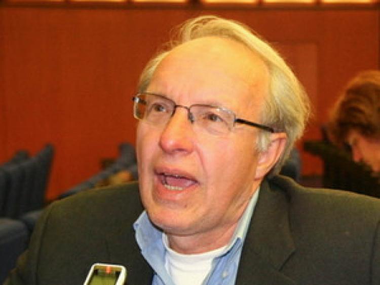 <a><img src="https://www.theepochtimes.com/assets/uploads/2015/09/2009-04-18-l--Amsterdam01_Arnold_en_Emilia_Snel_Foto_von_Detlef_bitte_schneiden-2_new2.jpg" alt="Mr. Snel said, 'It was a unique experience.' (The Epoch Times)" title="Mr. Snel said, 'It was a unique experience.' (The Epoch Times)" width="320" class="size-medium wp-image-1828695"/></a>