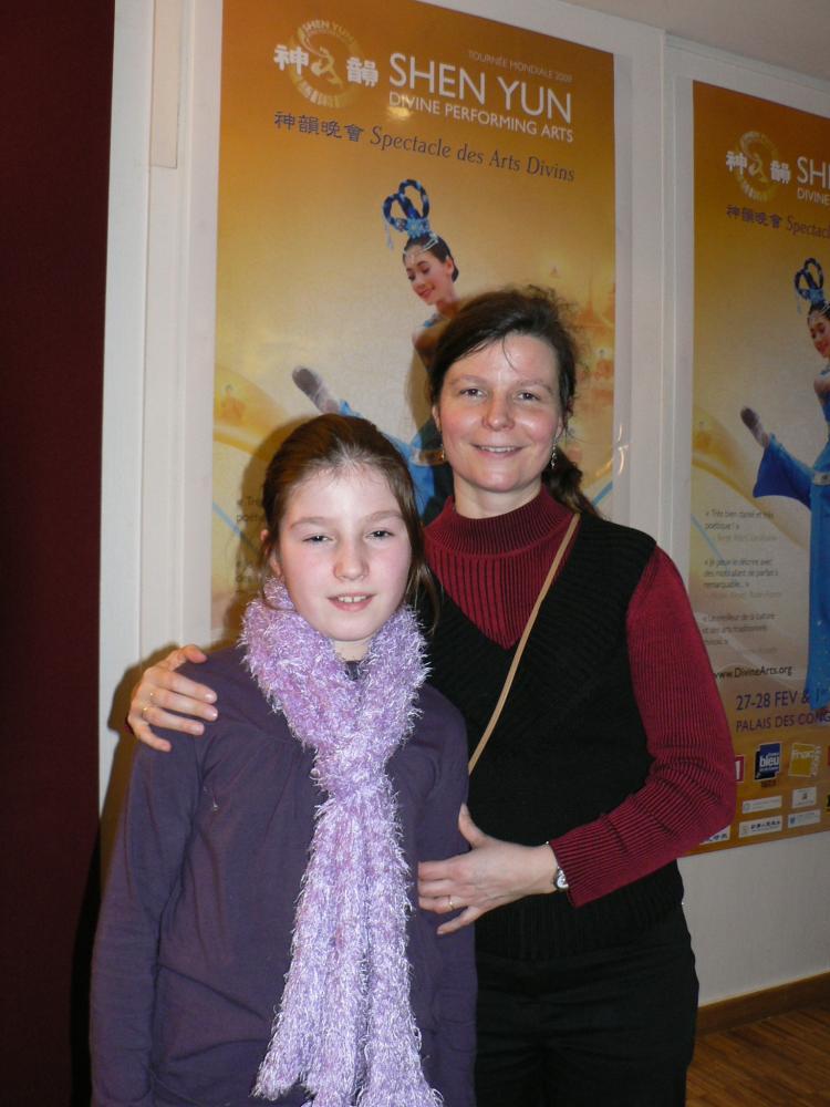 <a><img src="https://www.theepochtimes.com/assets/uploads/2015/09/20090301_Paris_04_HSzmytko_Laurence_Moine.jpg" alt="Ms. Moine, a parliamentary assistant, with her daughter, at Divine Performing Arts in Paris. (The Epoch Times)" title="Ms. Moine, a parliamentary assistant, with her daughter, at Divine Performing Arts in Paris. (The Epoch Times)" width="320" class="size-medium wp-image-1829936"/></a>