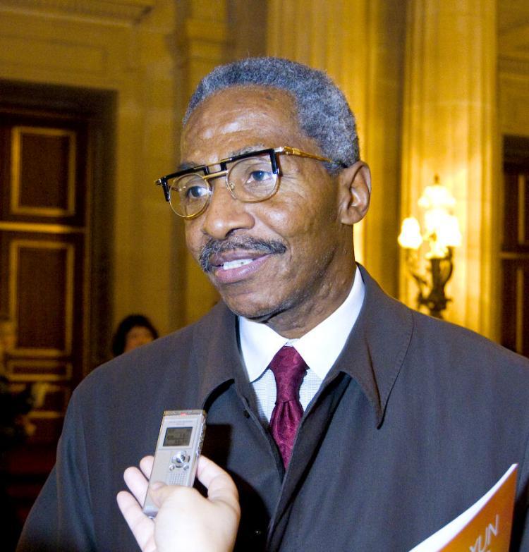 <a><img src="https://www.theepochtimes.com/assets/uploads/2015/09/20100107_SF_Frazier+Professional+photographer_GaryWang_djy_photo.jpg" alt="Mr. Frazier has a whole new appreciation for China (Garry Wang/The Epoch Times)" title="Mr. Frazier has a whole new appreciation for China (Garry Wang/The Epoch Times)" width="320" class="size-medium wp-image-1824138"/></a>