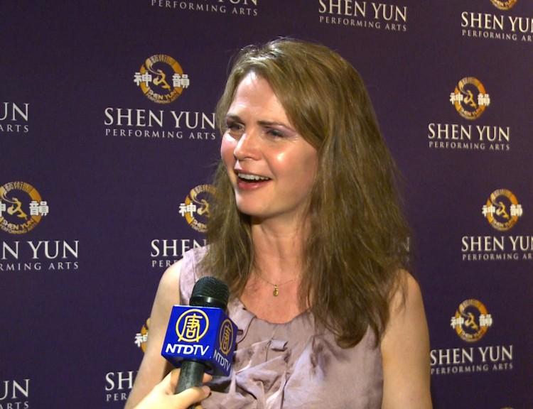 <a><img src="https://www.theepochtimes.com/assets/uploads/2015/09/2011-6-24_NYC_NTD_Dawn_GlowFilms.jpg" alt="Author Dawn Gallagher at the performance of Shen Yun Performing Arts at the David H. Koch Theater at Lincoln Center on Friday, June 24. (The Epoch Times)" title="Author Dawn Gallagher at the performance of Shen Yun Performing Arts at the David H. Koch Theater at Lincoln Center on Friday, June 24. (The Epoch Times)" width="320" class="size-medium wp-image-1802040"/></a>