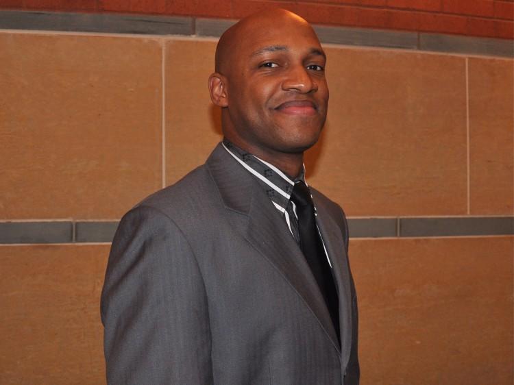 <a><img class="size-large wp-image-1792192" src="https://www.theepochtimes.com/assets/uploads/2015/09/20120204-Cincinnati-CharlieLu-Maurice+Burns_+Photographer_DJY.jpg" alt="" width="319" height="239"/></a>