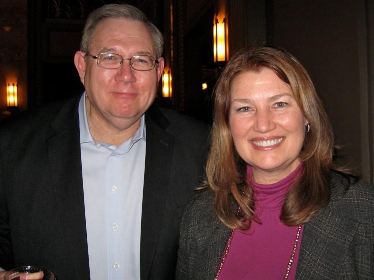 <a><img class="size-large wp-image-1791587" src="https://www.theepochtimes.com/assets/uploads/2015/09/20120219_St.Louis_Evening_Kerry+Huanu_Glynelle+Wells+and+husband+Dan+Bean.jpg" alt="" width="590" height="442"/></a>