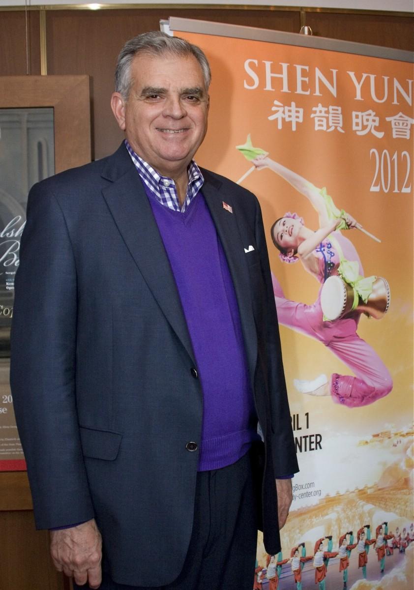 <a><img class="size-large wp-image-1789987" src="https://www.theepochtimes.com/assets/uploads/2015/09/4186_LaHood_Secretary+of+Transportation.jpg" alt="" width="248" height="354"/></a>