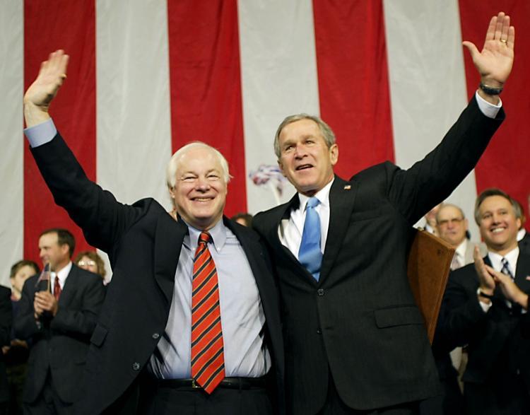 <a><img src="https://www.theepochtimes.com/assets/uploads/2015/09/51670295leach.jpg" alt="President George W. Bush with former Congressman Jim Leach at a Republican rally in 2002. (Tim Sloan/AFP/Getty Images)" title="President George W. Bush with former Congressman Jim Leach at a Republican rally in 2002. (Tim Sloan/AFP/Getty Images)" width="320" class="size-medium wp-image-1834320"/></a>